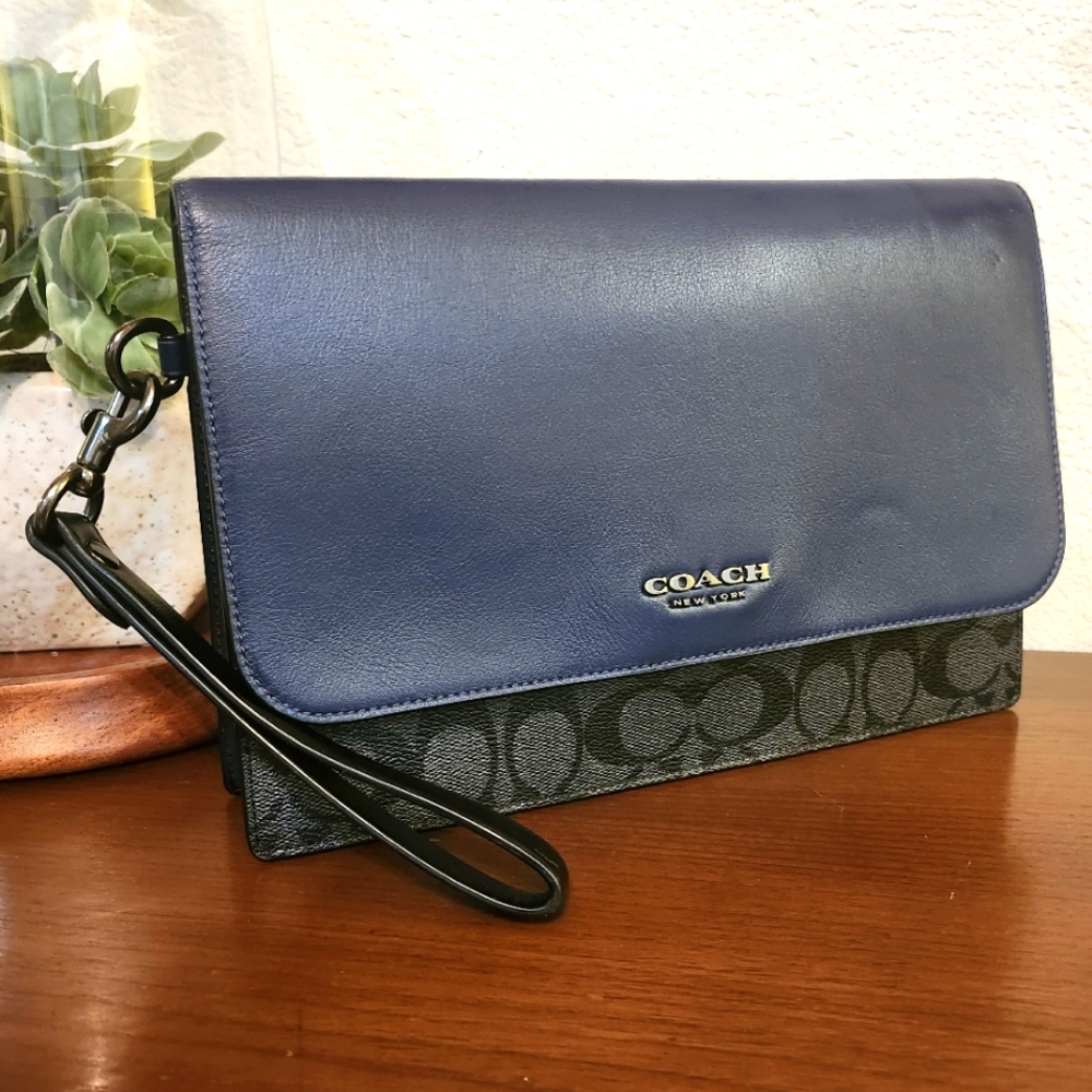 RARE Coach Sample - Leather Tech/Multifunction Pouch/Travel Bag - 00000